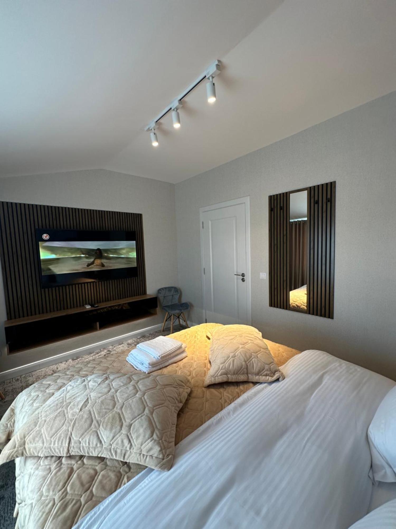 Complex Rediu 54 Luxury Apartaments Iasi Buitenkant foto